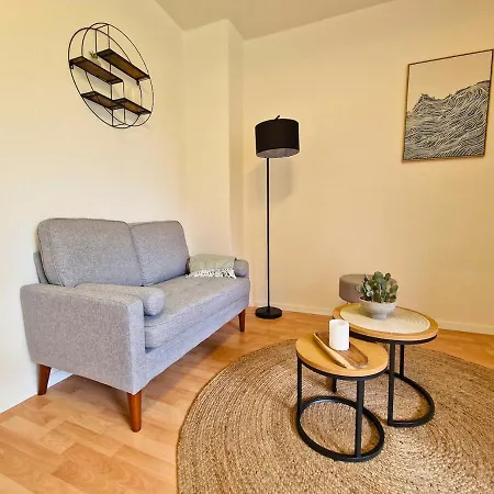 Langzeitmiete Zentral Mit Balkon Διαμέρισμα Κίελο