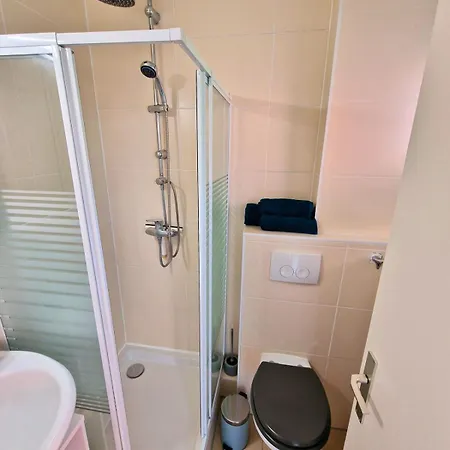 Διαμέρισμα Langzeitmiete Zentral Mit Balkon *