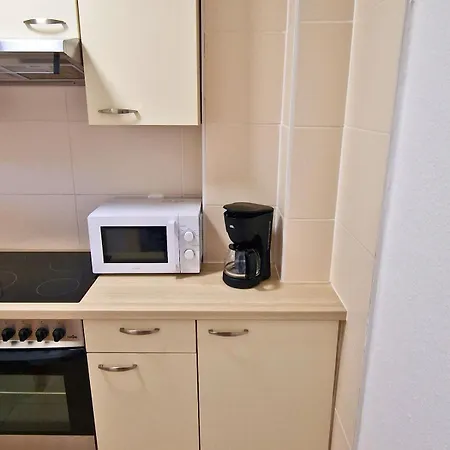 Langzeitmiete Zentral Mit Balkon *